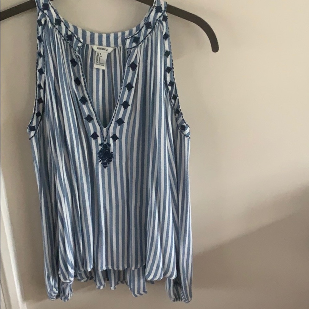 A cute top